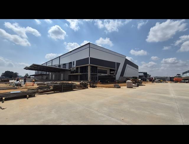 9,910M² WAREHOUSE TO LET IN JET PARK